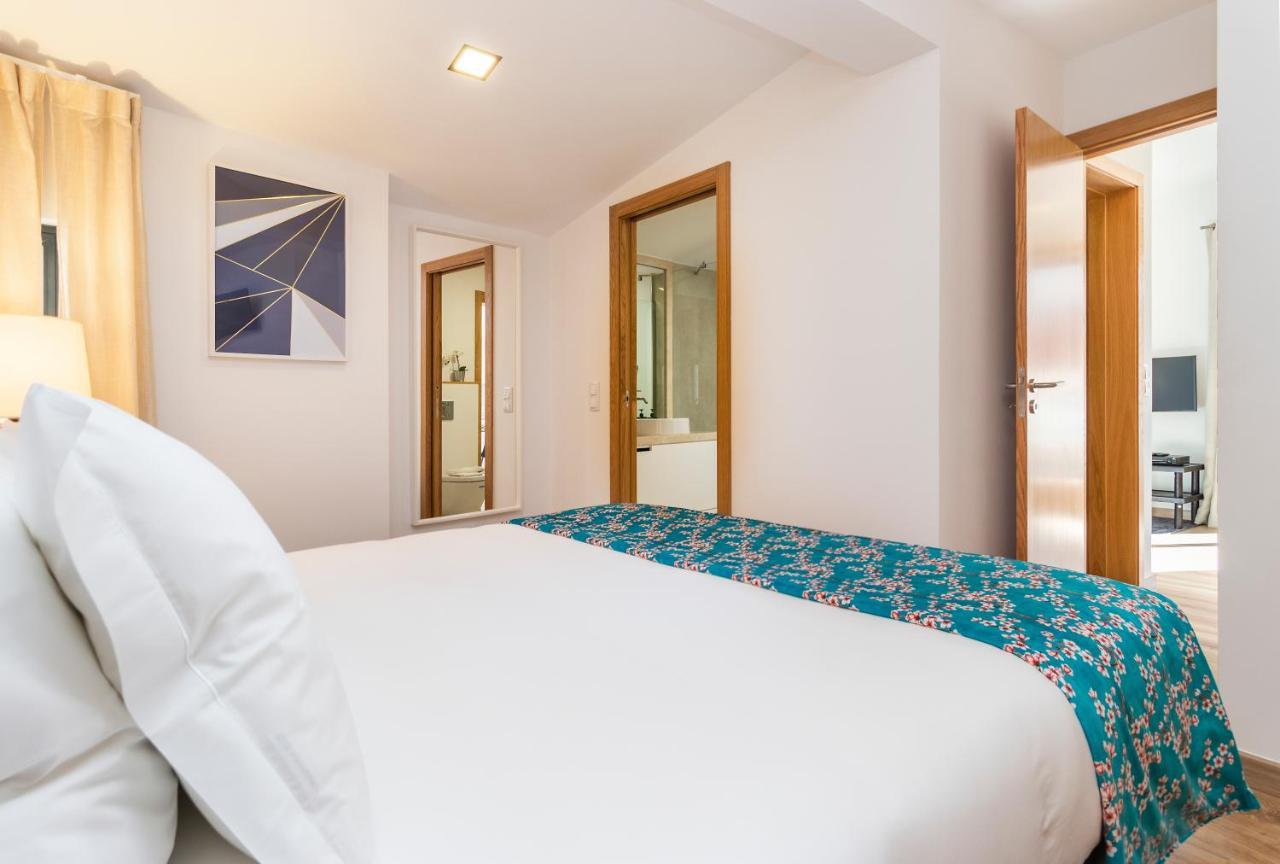 Appartement Perfect 1 Bed In Chiado With Terrace And Aircon Lisboa
